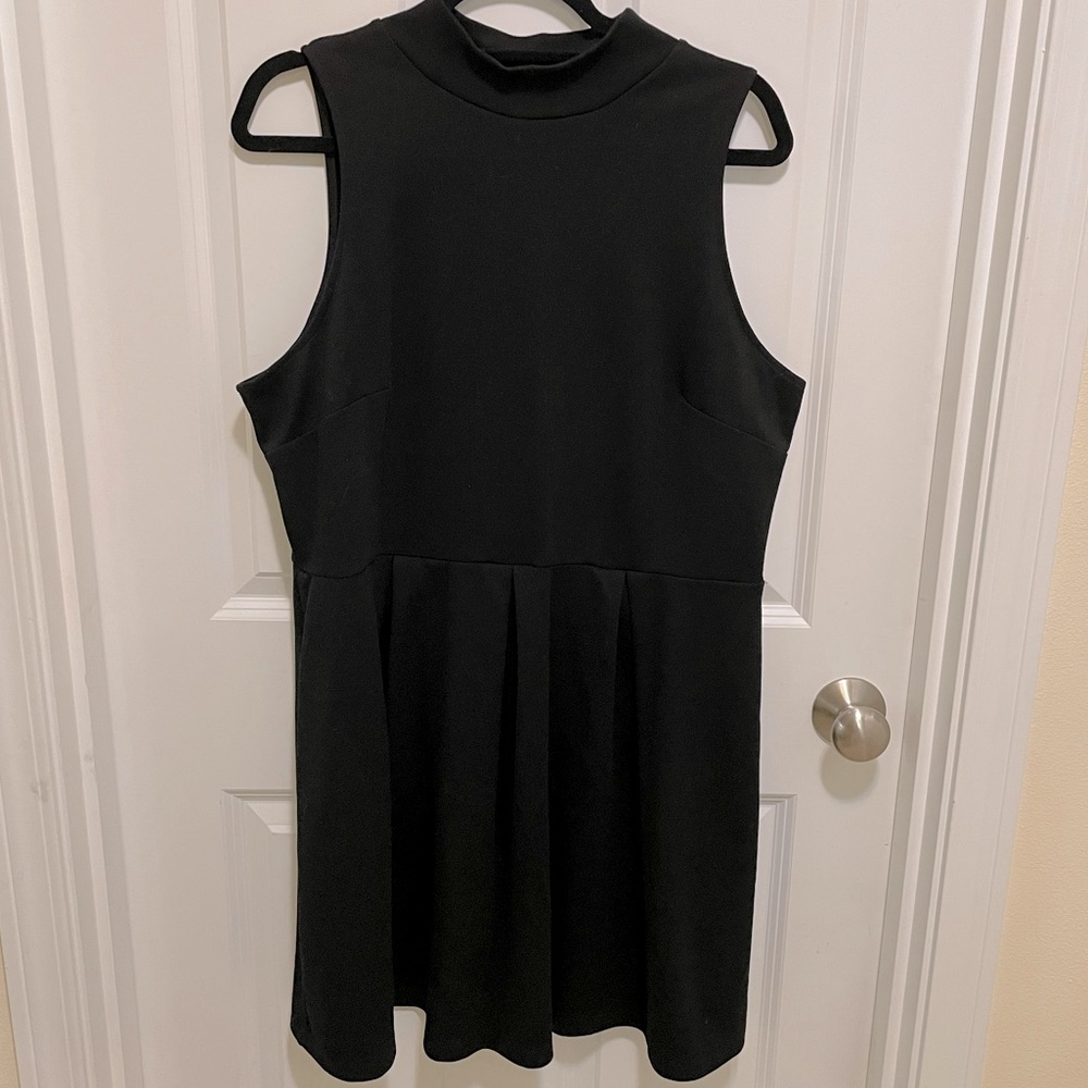Mossimo black pleated dress mock neck above knee